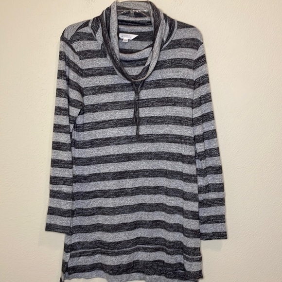 Market and Spruce Black and Gray Tunic Size Medium - Picture 1 of 8